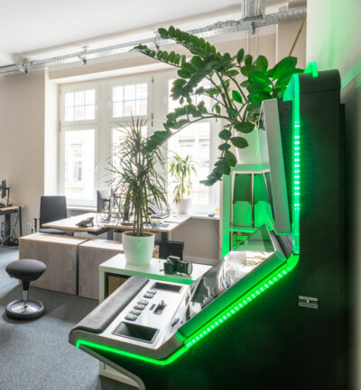 Büroarbeitsplätze, geplant von raumdeuter, Innenarchitekt in Berlin