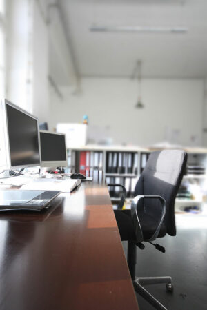 Bildschirmarbeitsplatz im Atelier