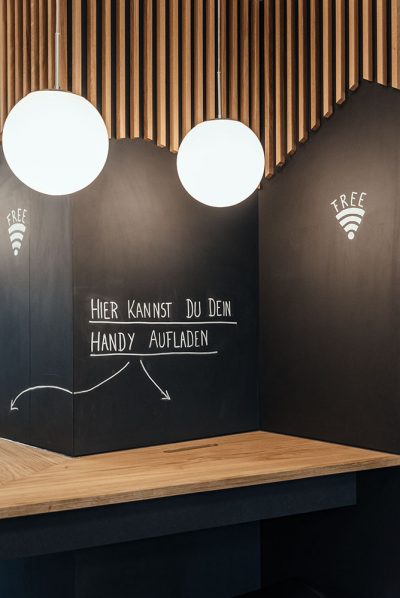 Hinweis zur Handy-Ladestation