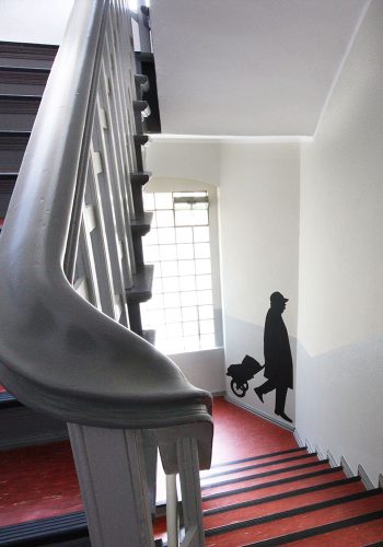 Mann mit Wägelchen