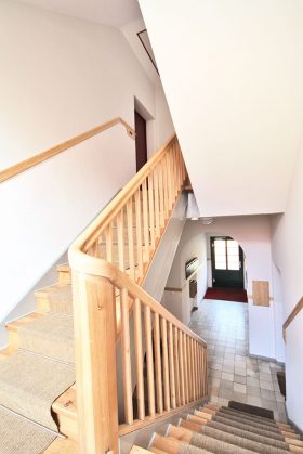 Treppenhaus mit Sisal-Teppich