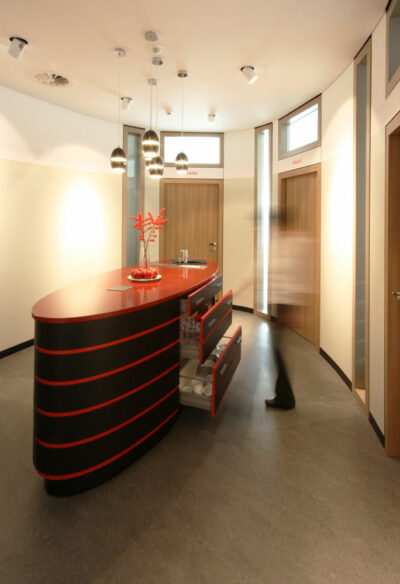 Teeküche in Funktion, geplant von raumdeuter, Innenarchitekt in Berlin