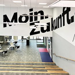 Vorschaubild eines Foyers, führt zur Projektwebseite über das Gründerzentrum Develup.